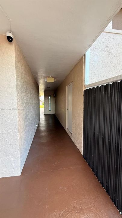 Activo con contrato: $2,575 (2 camas, 2 baños, 1050 Pies cuadrados)