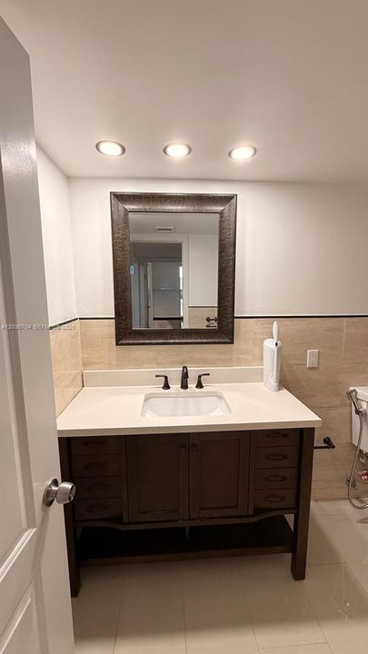 Activo con contrato: $2,575 (2 camas, 2 baños, 1050 Pies cuadrados)