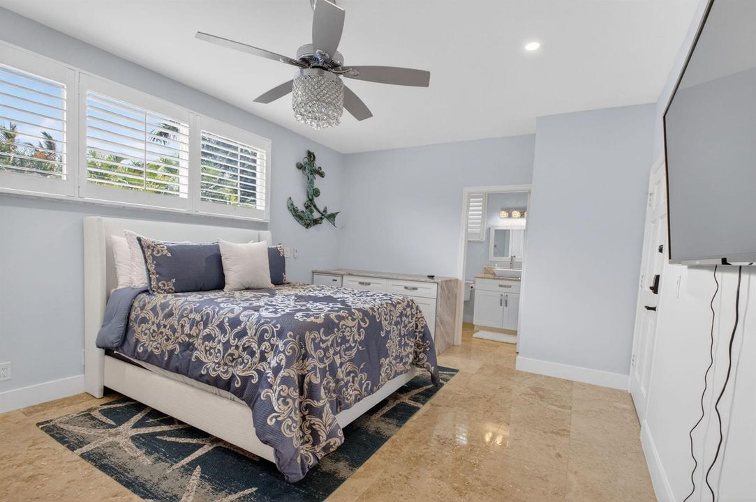 Guest Bedroom Upper Level
