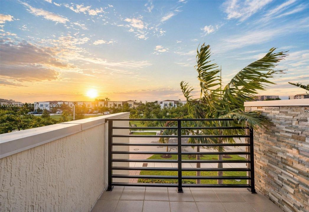 En Venta: $839,500 (4 camas, 3 baños, 2461 Pies cuadrados)