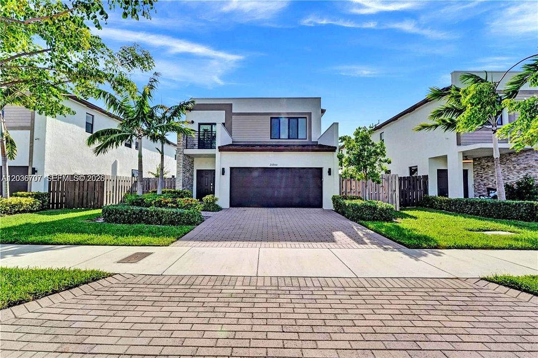 En Venta: $839,500 (4 camas, 3 baños, 2461 Pies cuadrados)