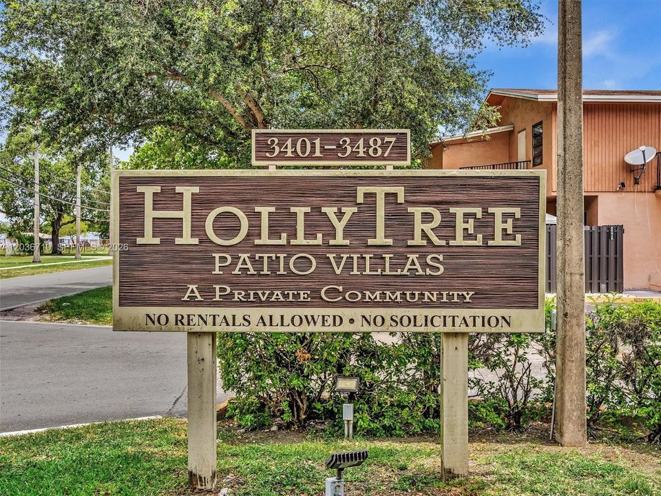 For Sale: $329,000 (2 beds, 1 baths, 1046 Square Feet)