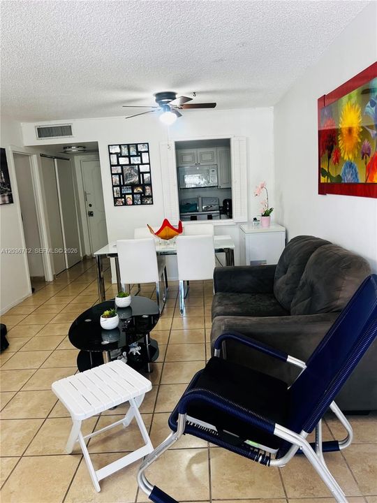 For Sale: $200,000 (1 beds, 1 baths, 536 Square Feet)