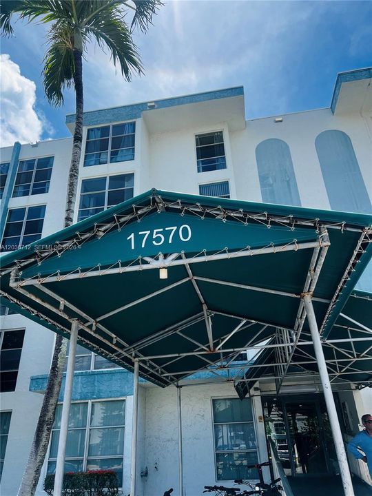 For Sale: $200,000 (1 beds, 1 baths, 536 Square Feet)