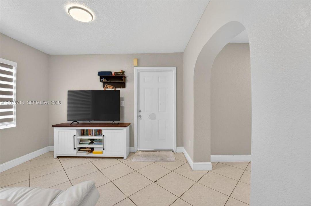 En Venta: $459,000 (3 camas, 2 baños, 1253 Pies cuadrados)