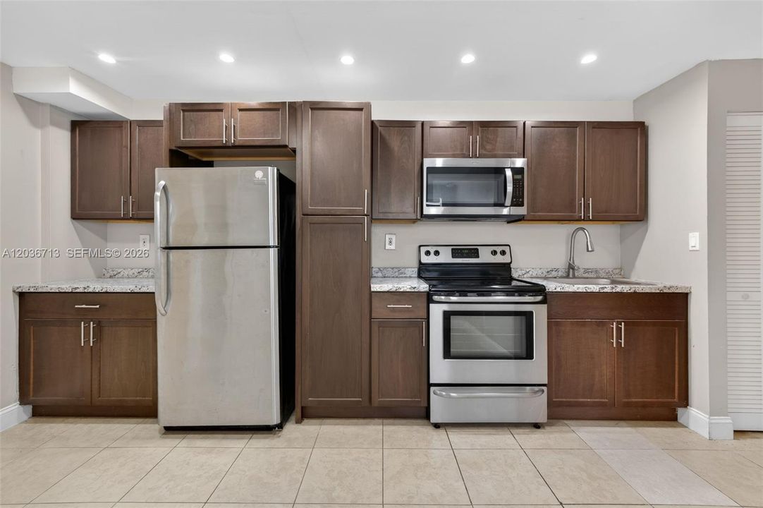 En Venta: $459,000 (3 camas, 2 baños, 1253 Pies cuadrados)