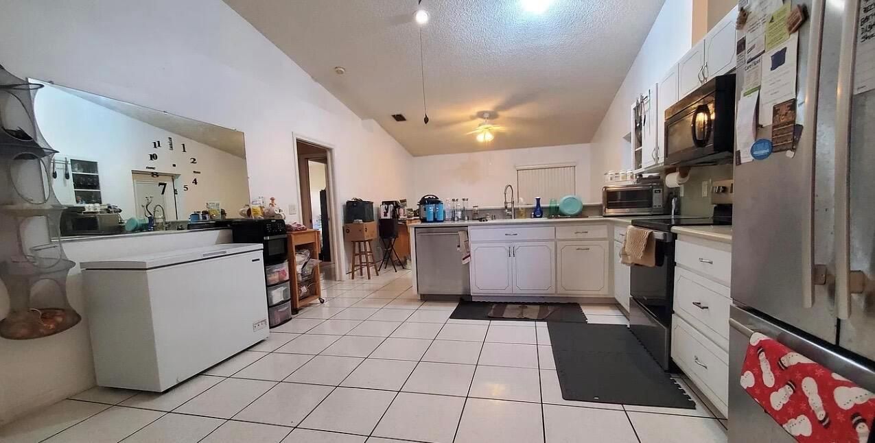 Suntan Kitchen