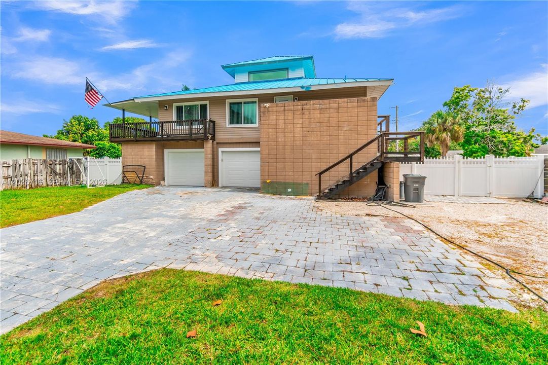 На продажу: $915,000 (4 спален, 2 ванн, 1960 Квадратных фут)