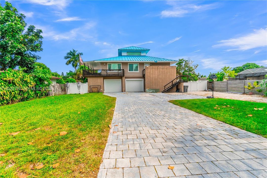 На продажу: $915,000 (4 спален, 2 ванн, 1960 Квадратных фут)