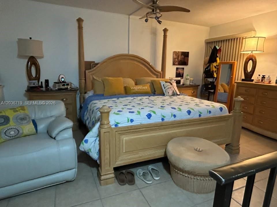 For Rent: $1,900 (1 beds, 1 baths, 1054 Square Feet)