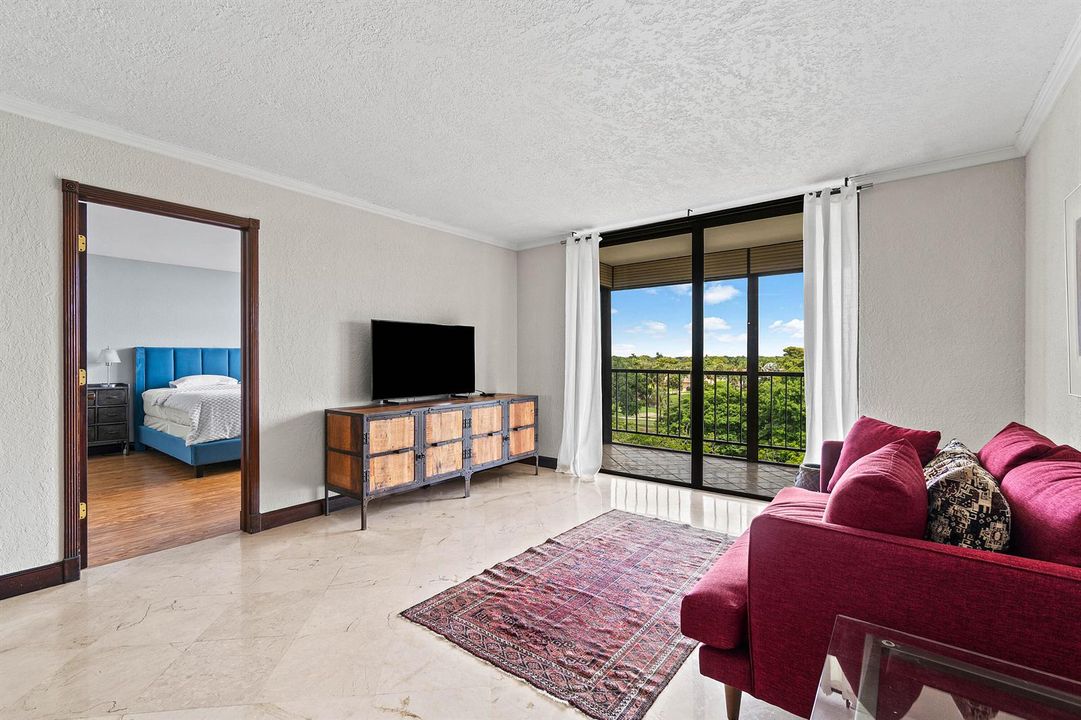 013-2400DeerCreekCountryClubBoulevard-60