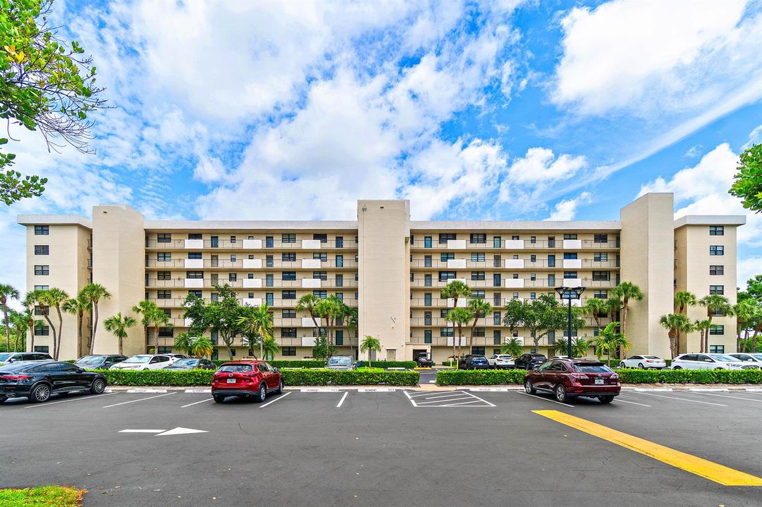 001-2400DeerCreekCountryClubBoulevard-60