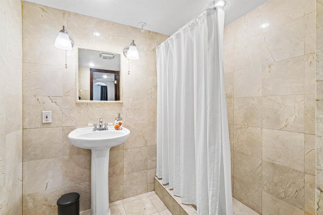 019-2400DeerCreekCountryClubBoulevard-60