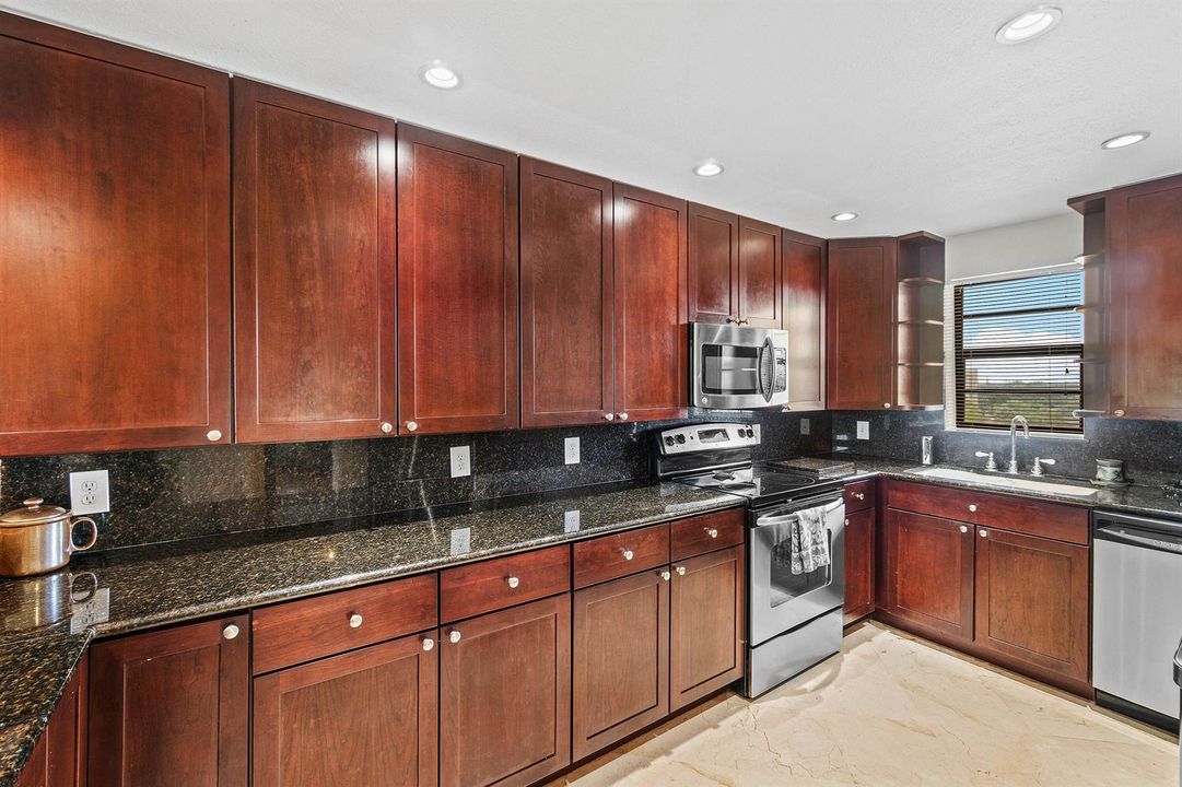 005-2400DeerCreekCountryClubBoulevard-60