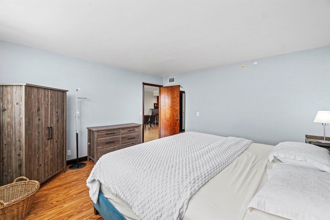 022-2400DeerCreekCountryClubBoulevard-60
