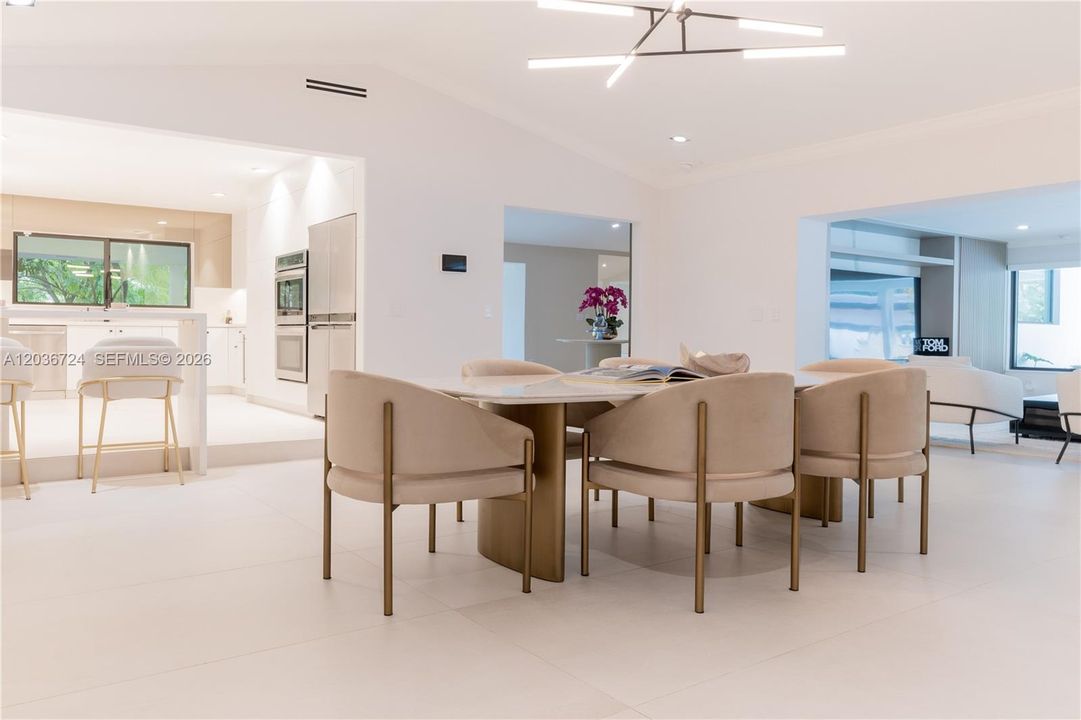 For Rent: $15,000 (5 beds, 4 baths, 3518 Square Feet)