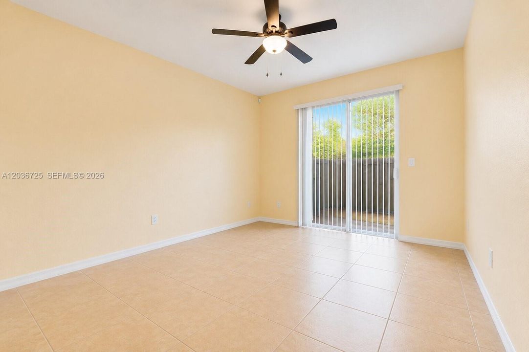 En Venta: $418,999 (4 camas, 3 baños, 2306 Pies cuadrados)