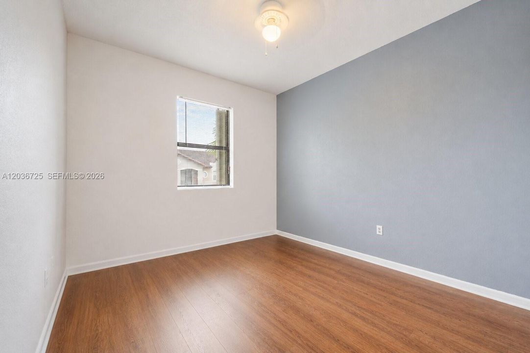 En Venta: $418,999 (4 camas, 3 baños, 2306 Pies cuadrados)