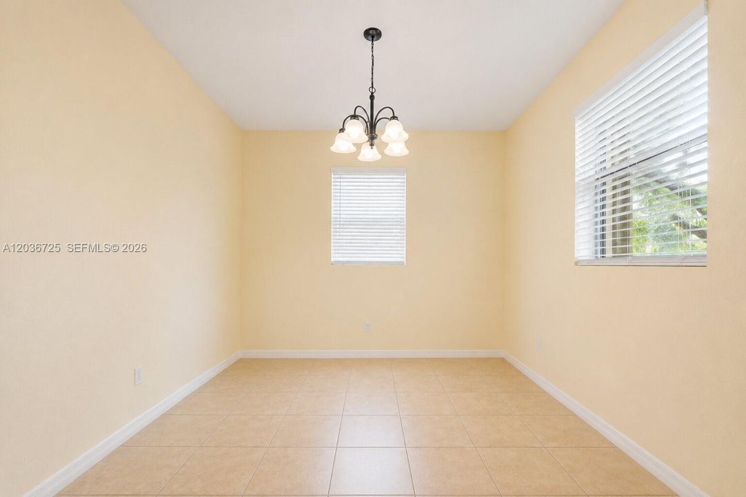 En Venta: $418,999 (4 camas, 3 baños, 2306 Pies cuadrados)