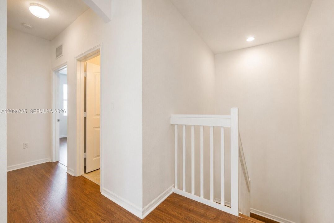 En Venta: $418,999 (4 camas, 3 baños, 2306 Pies cuadrados)