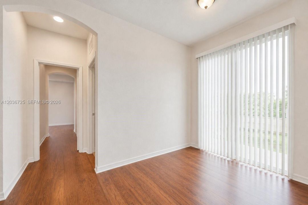 En Venta: $418,999 (4 camas, 3 baños, 2306 Pies cuadrados)