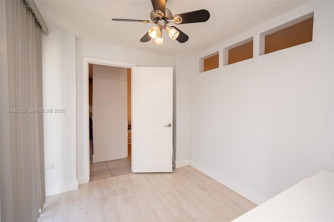 На продажу: $400,000 (2 спален, 2 ванн, 1096 Квадратных фут)