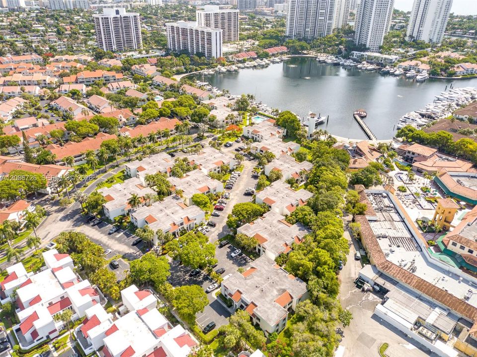 На продажу: $400,000 (2 спален, 2 ванн, 1096 Квадратных фут)
