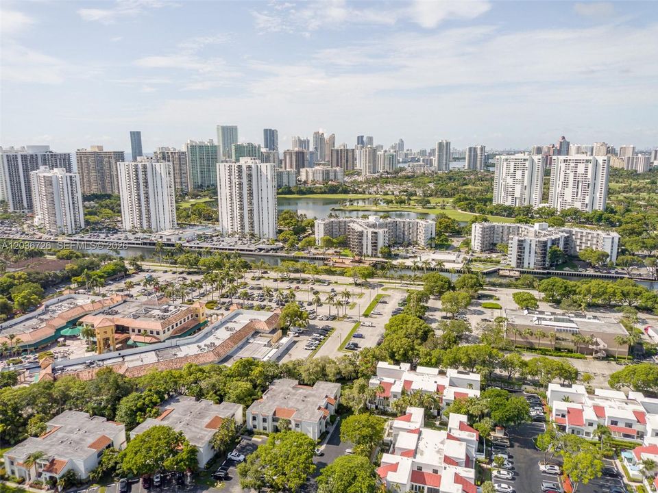 На продажу: $400,000 (2 спален, 2 ванн, 1096 Квадратных фут)