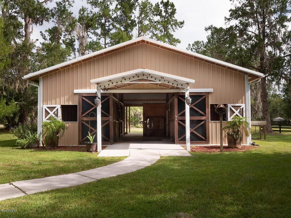 OCALA BARN
