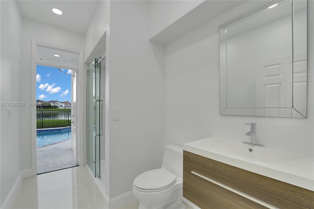For Sale: $1,239,000 (5 beds, 3 baths, 2964 Square Feet)