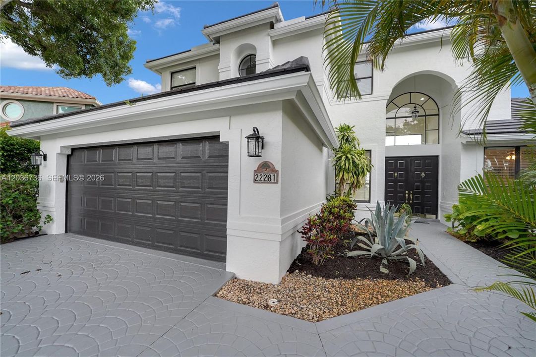 For Sale: $1,239,000 (5 beds, 3 baths, 2964 Square Feet)