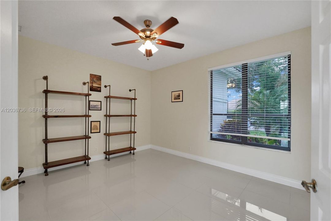 For Sale: $1,239,000 (5 beds, 3 baths, 2964 Square Feet)