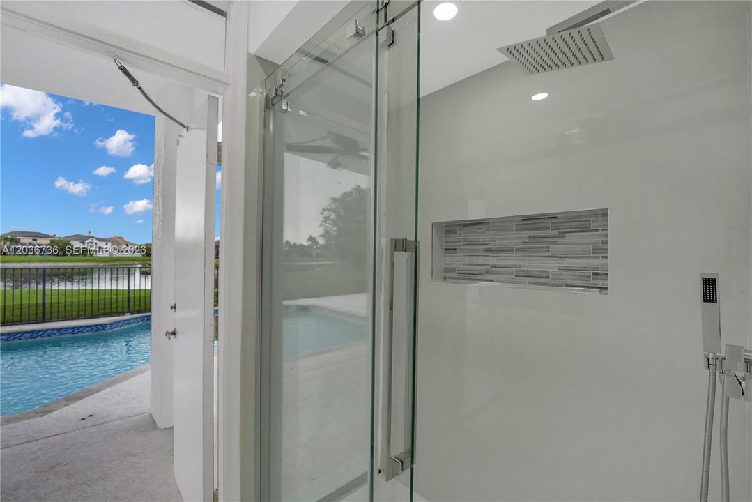 For Sale: $1,239,000 (5 beds, 3 baths, 2964 Square Feet)