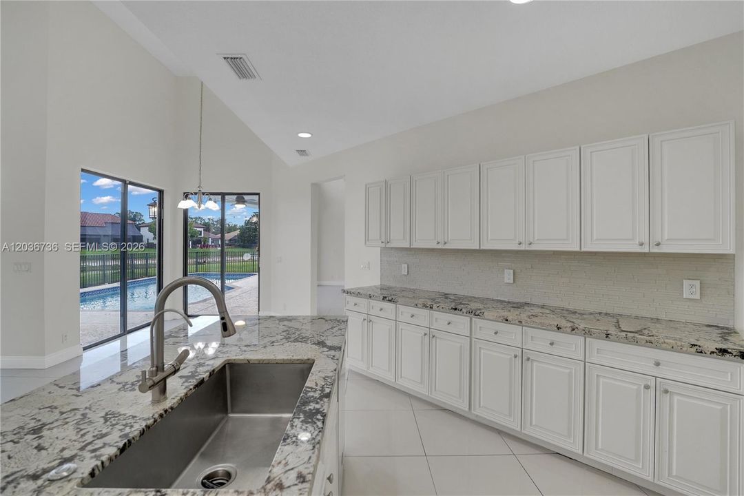 For Sale: $1,239,000 (5 beds, 3 baths, 2964 Square Feet)