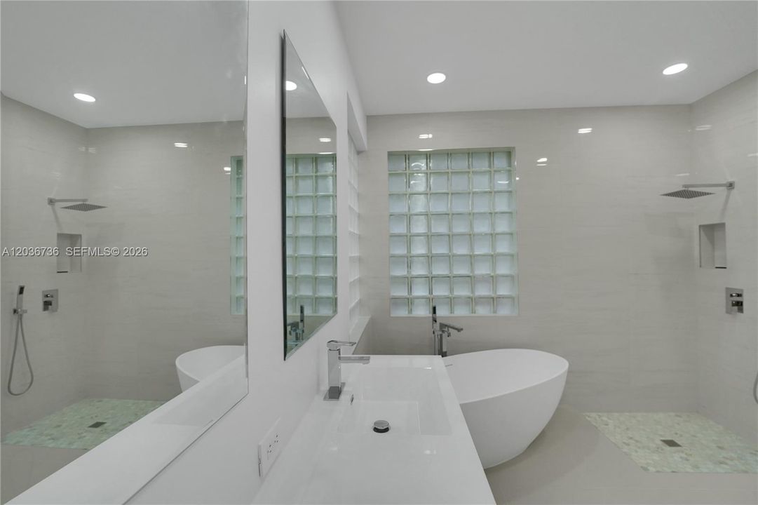For Sale: $1,239,000 (5 beds, 3 baths, 2964 Square Feet)