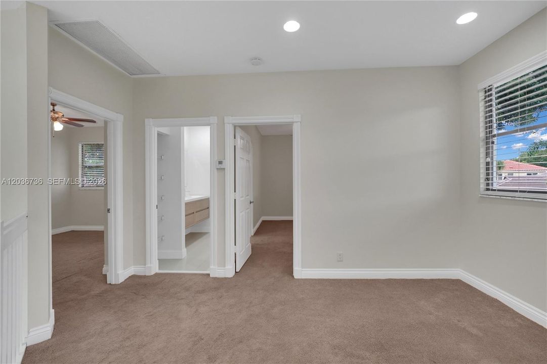 For Sale: $1,239,000 (5 beds, 3 baths, 2964 Square Feet)
