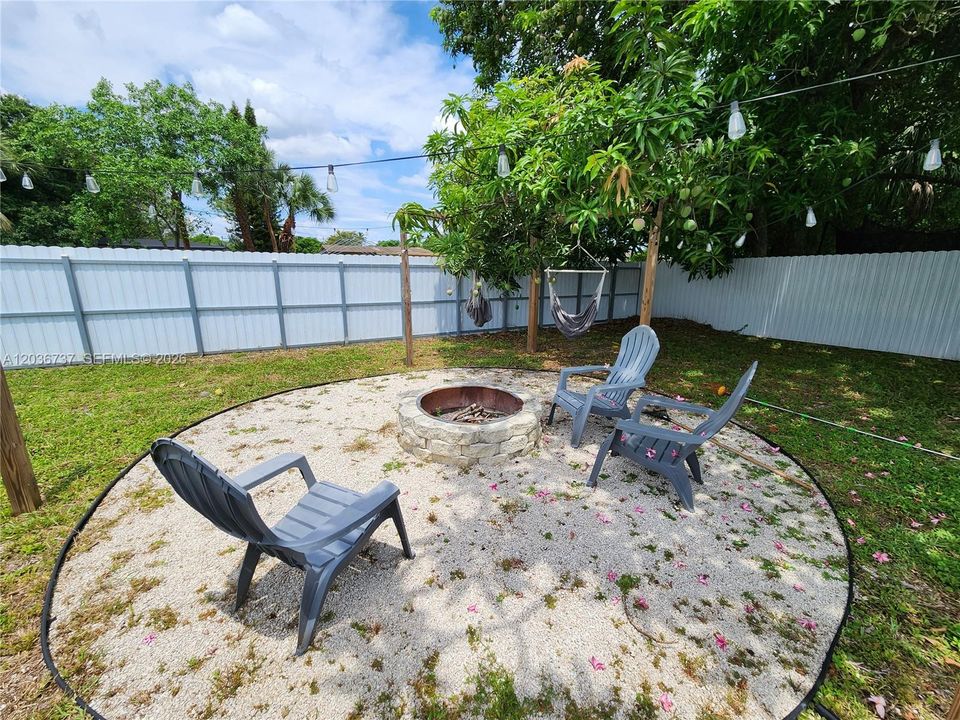 В аренду: $2,750 (3 спален, 2 ванн, 874 Квадратных фут)