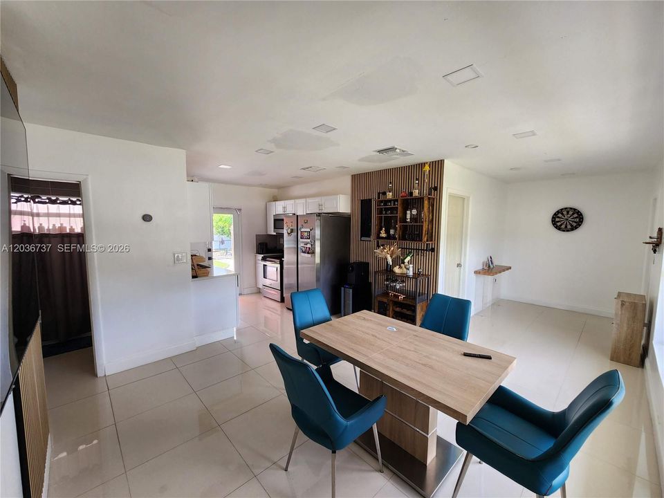 В аренду: $2,750 (3 спален, 2 ванн, 874 Квадратных фут)