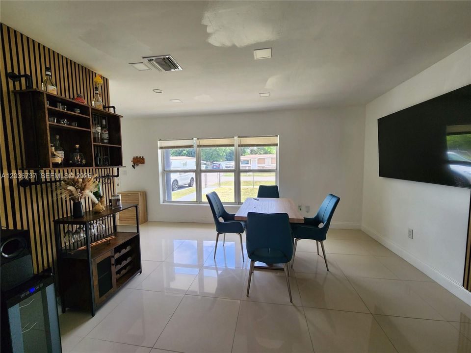 В аренду: $2,750 (3 спален, 2 ванн, 874 Квадратных фут)