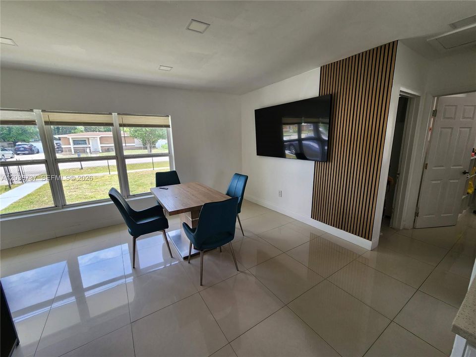 В аренду: $2,750 (3 спален, 2 ванн, 874 Квадратных фут)