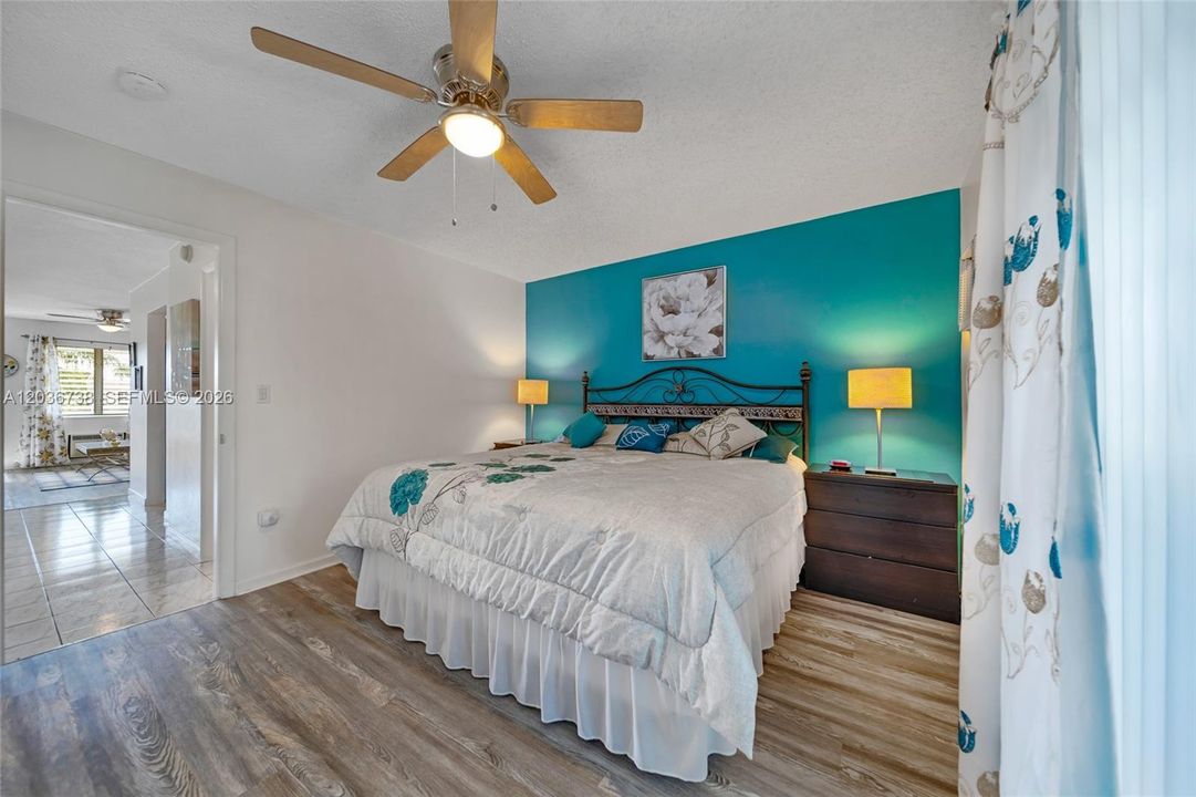 For Sale: $92,900 (1 beds, 1 baths, 620 Square Feet)