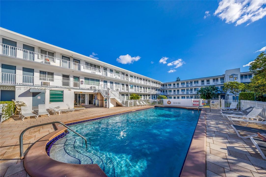 For Sale: $92,900 (1 beds, 1 baths, 620 Square Feet)