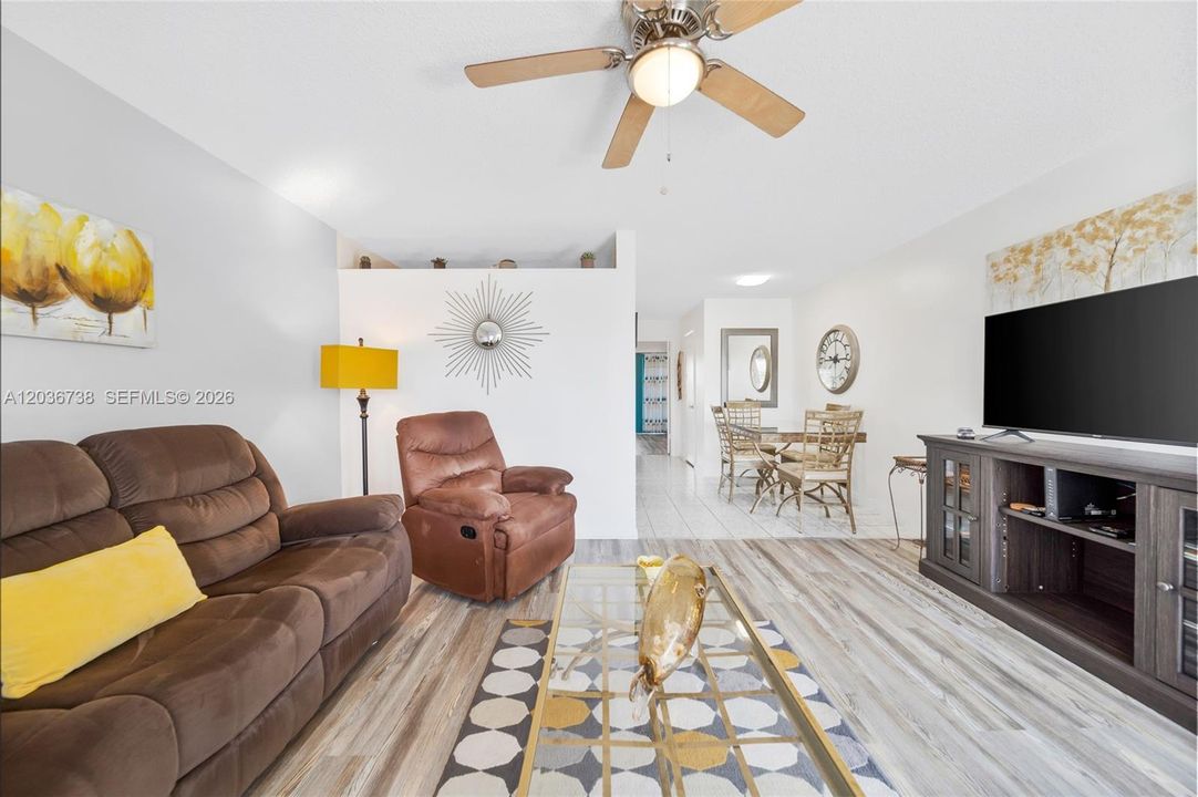 For Sale: $92,900 (1 beds, 1 baths, 620 Square Feet)