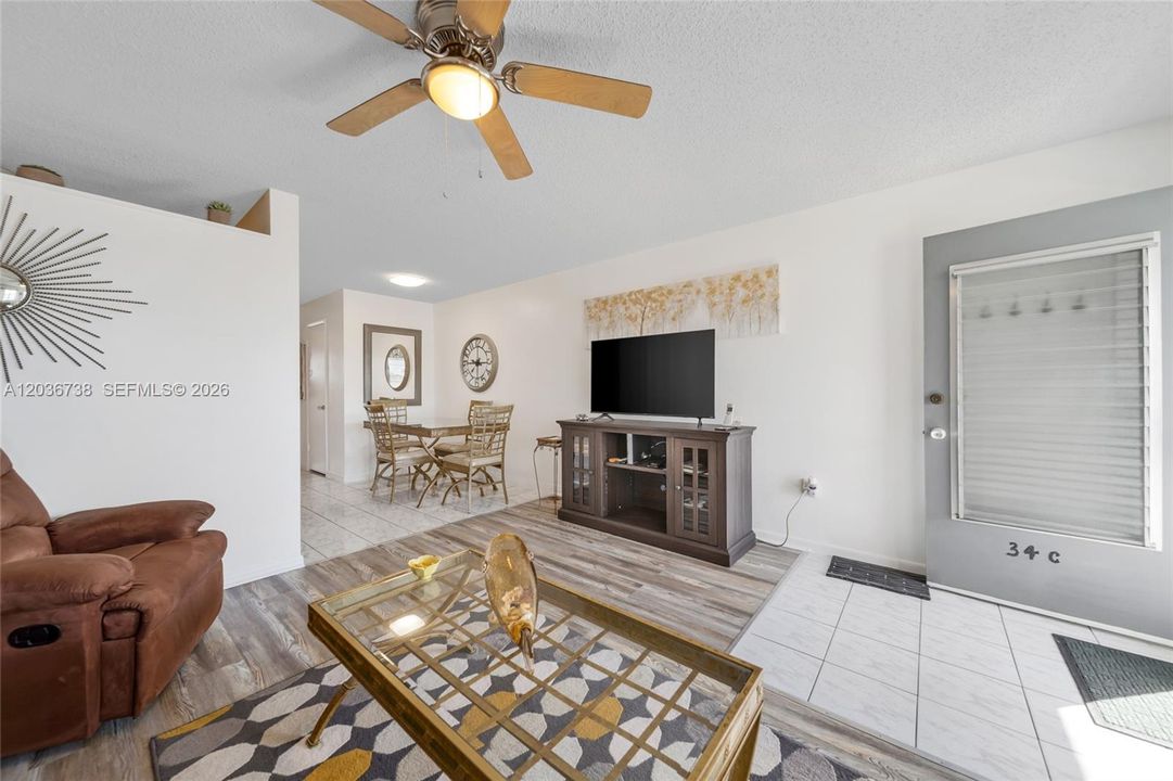 For Sale: $92,900 (1 beds, 1 baths, 620 Square Feet)