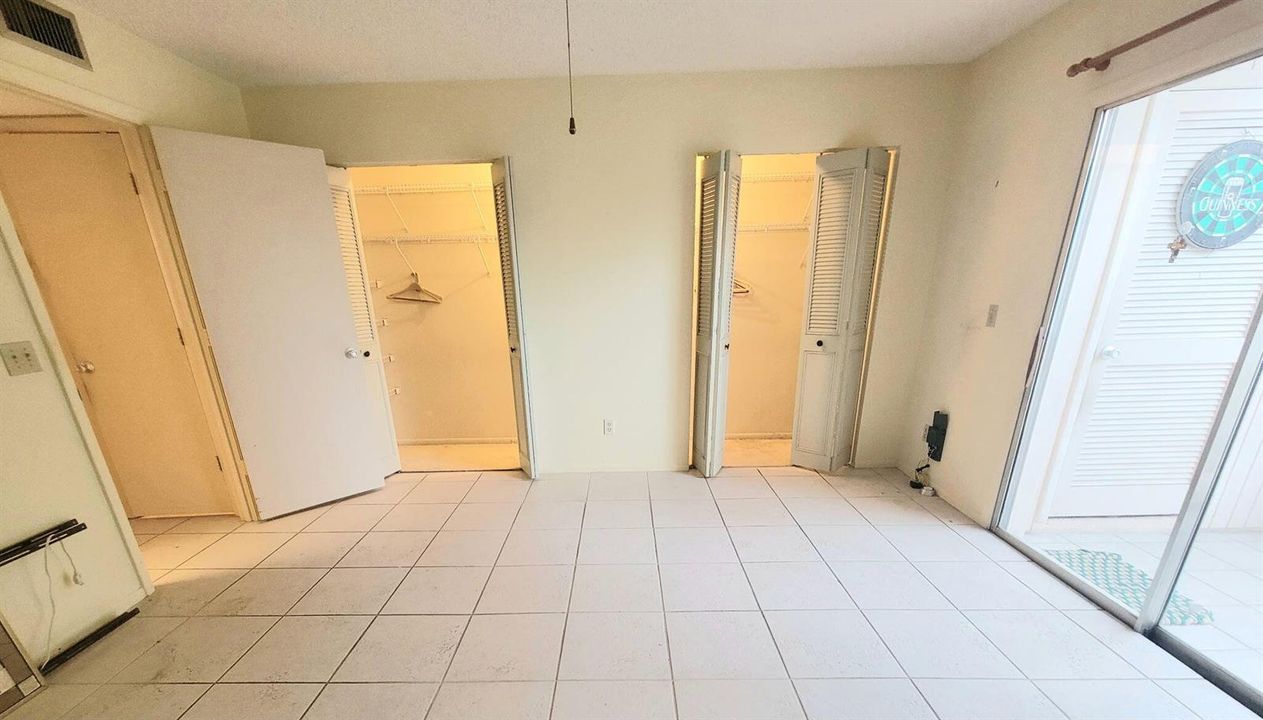 Primary Berdoom 14'' Closet