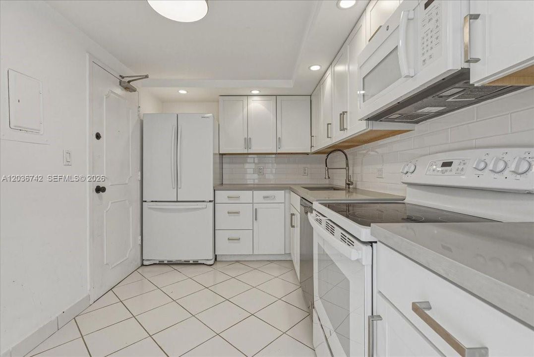 For Sale: $480,000 (1 beds, 1 baths, 1080 Square Feet)