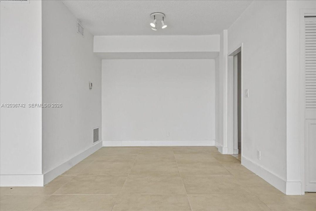 For Sale: $480,000 (1 beds, 1 baths, 1080 Square Feet)
