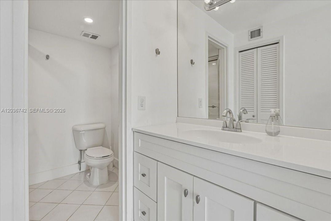For Sale: $480,000 (1 beds, 1 baths, 1080 Square Feet)