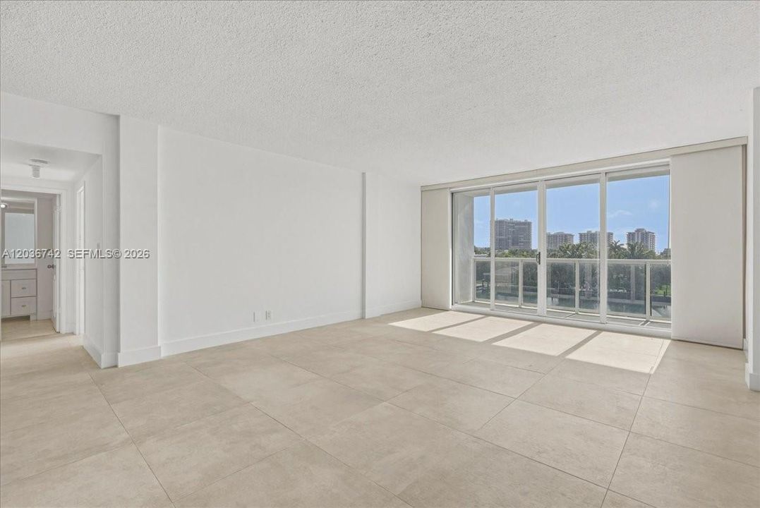 For Sale: $480,000 (1 beds, 1 baths, 1080 Square Feet)