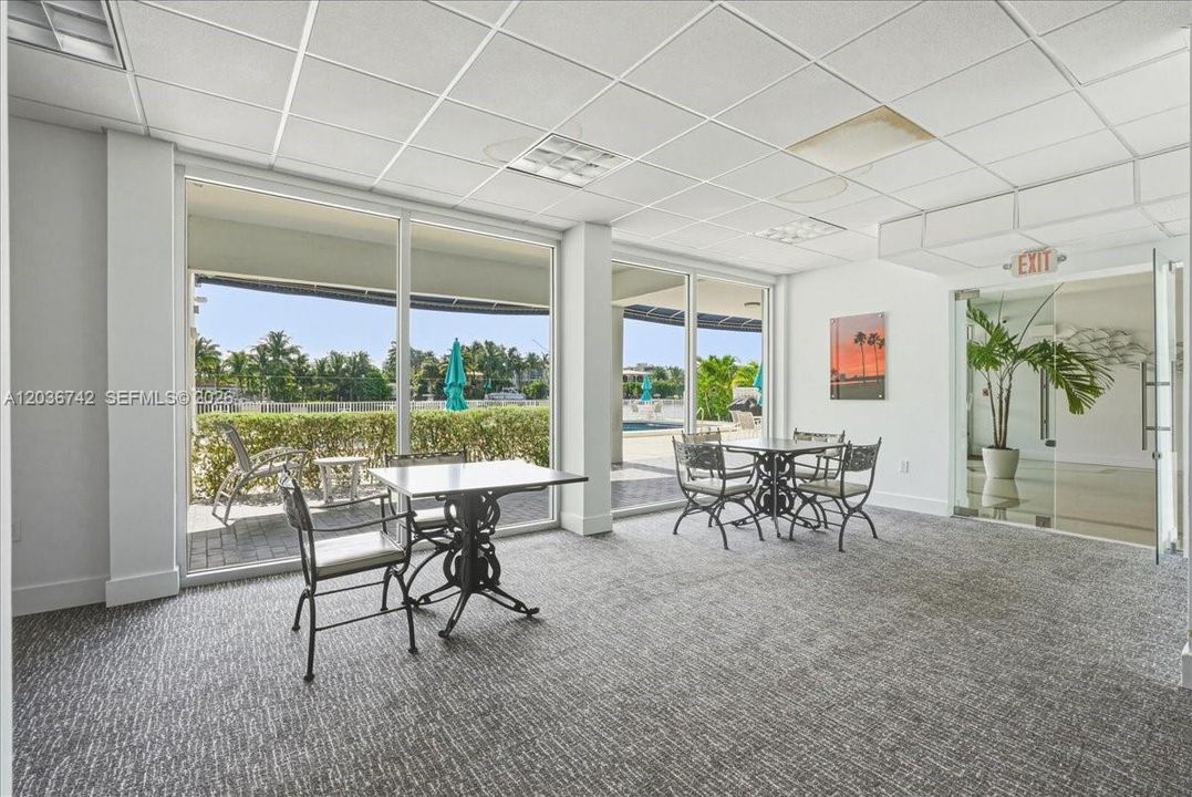 For Sale: $480,000 (1 beds, 1 baths, 1080 Square Feet)